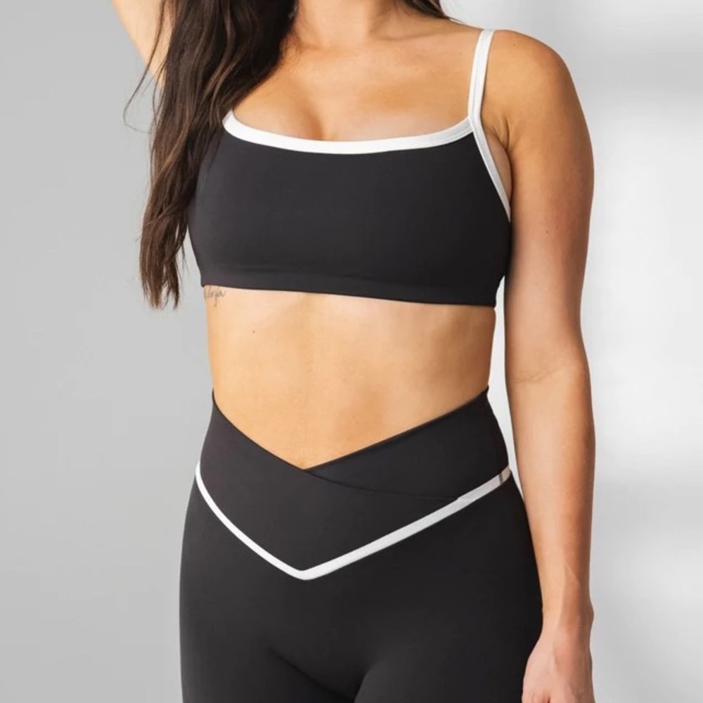 Vitality Daydream Sports Bra - Midnight Contrast - Size M